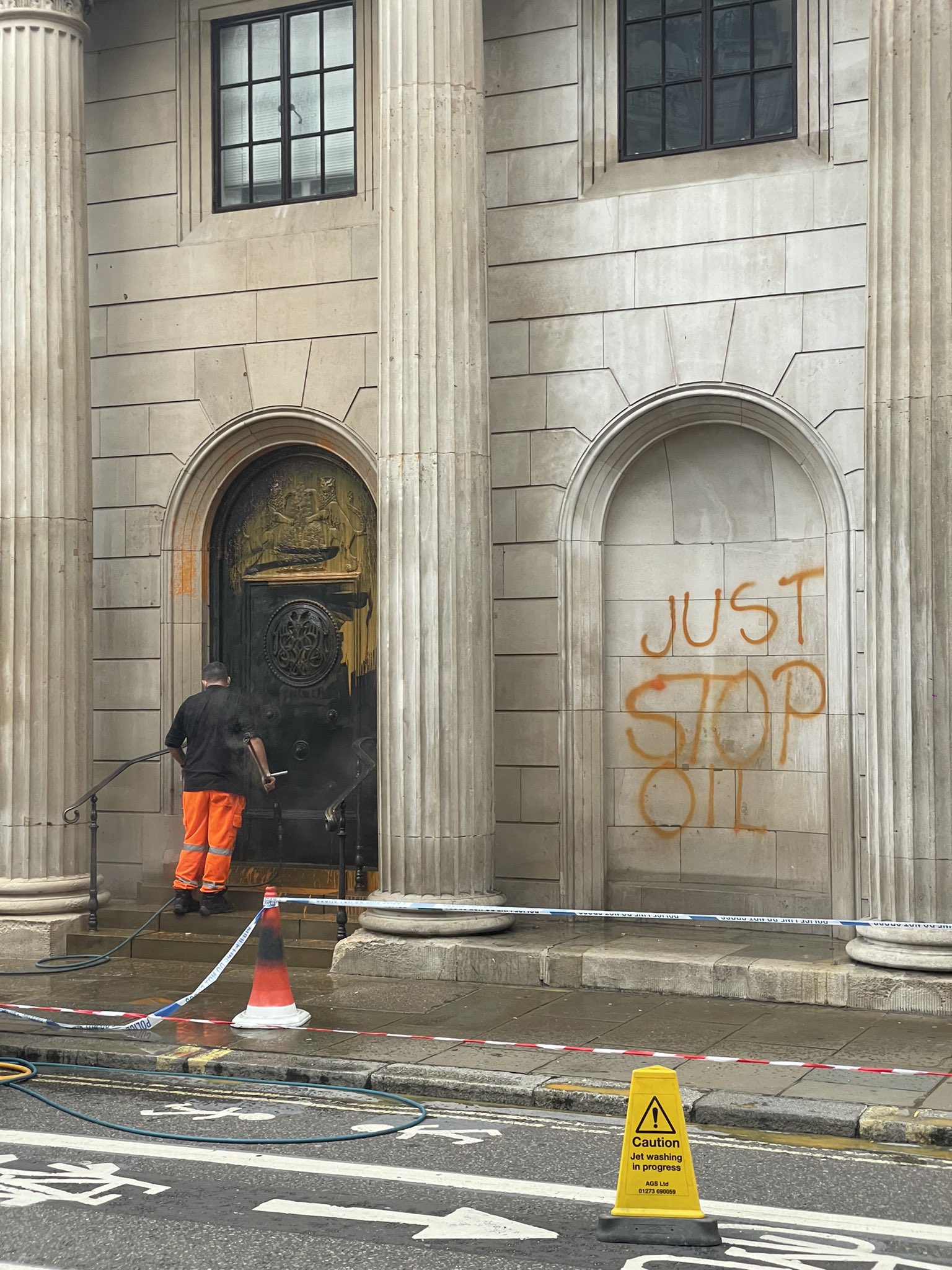 Activists in London Just Stop Oil